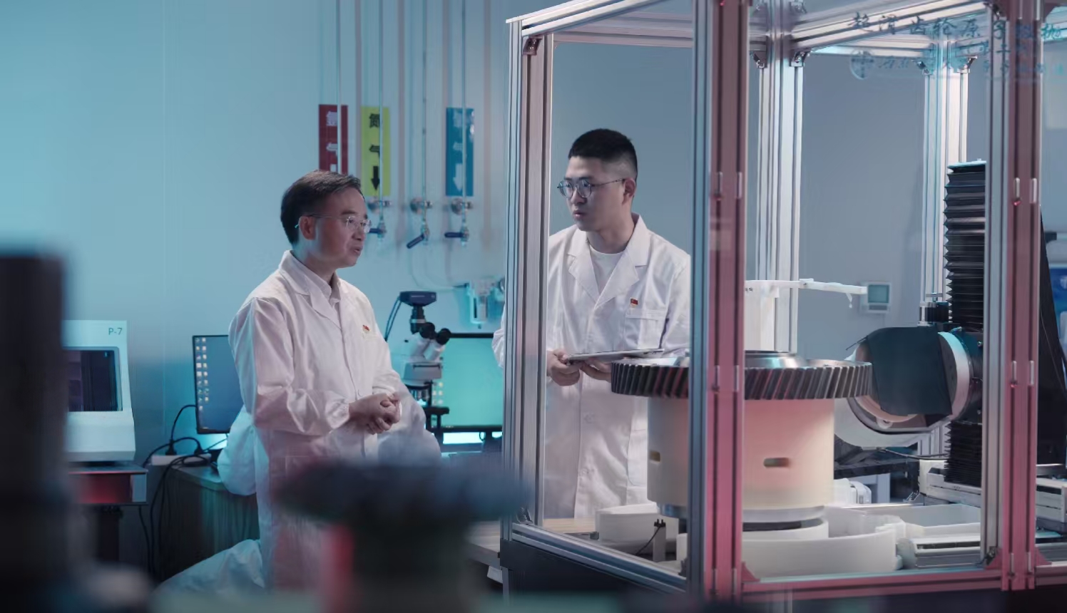 【科技日报】机械工程学院钱林茂教授团队：原子级制造技术成果转化助力产业创新发展